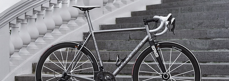 Light Titanium Road Bicycle Wittson Suppresio with Campagnolo Super Record groupset and Lightweight wheelset