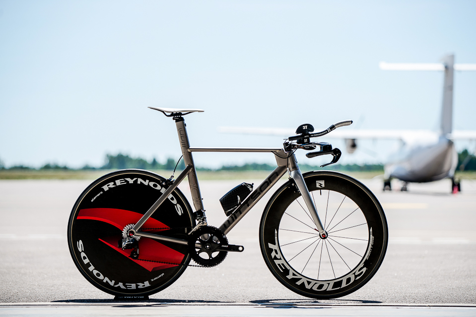 titanium triathlon bicycle ventu with sram red etap aero groupset 
