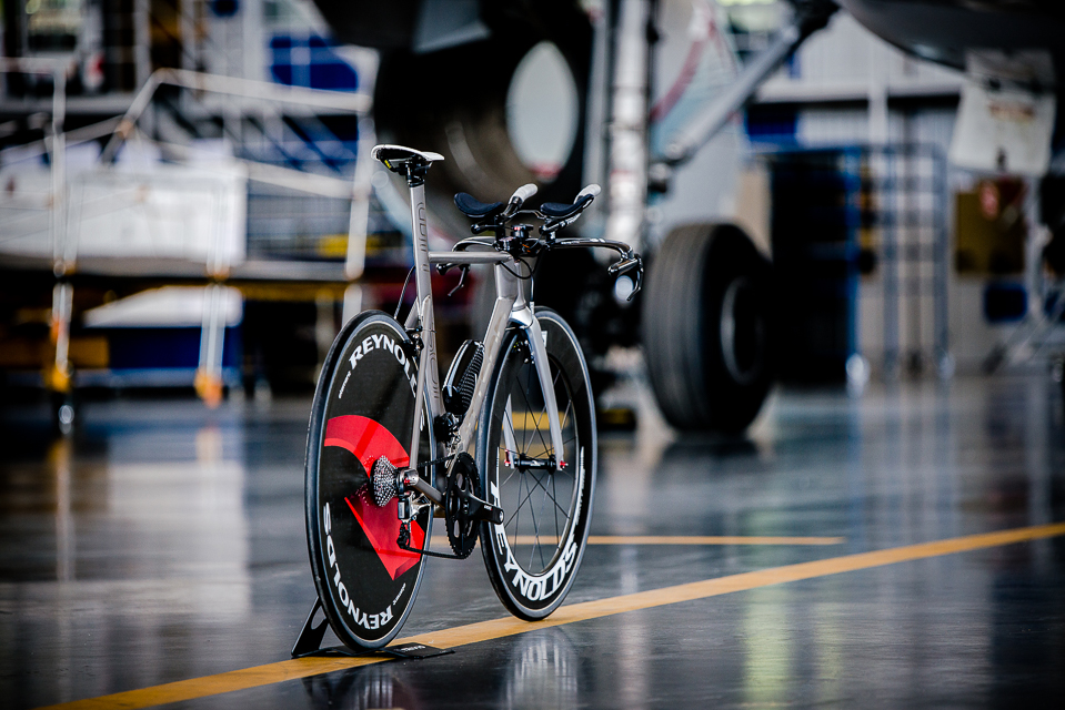 full titanium triathlon bicycle with aero tubes, integrated seattube and stem